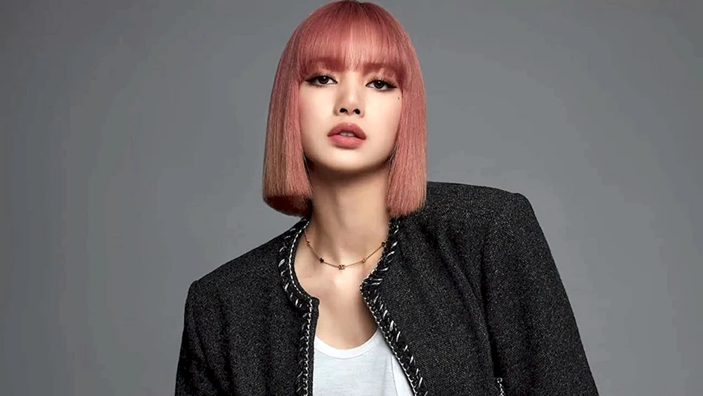Lisa Black Pink 2021