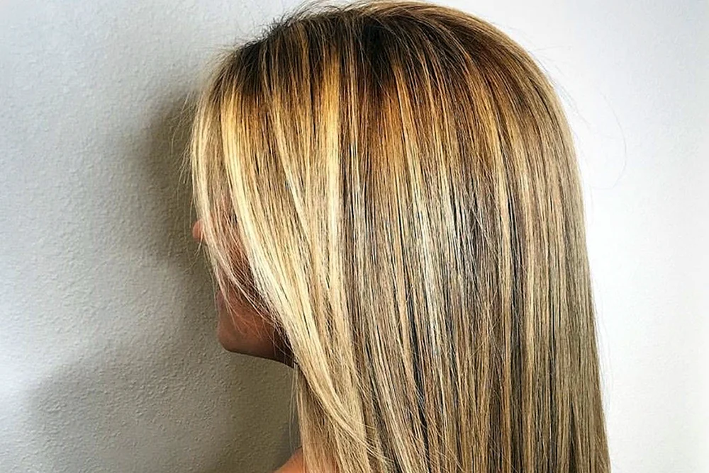 Langer Bob blond