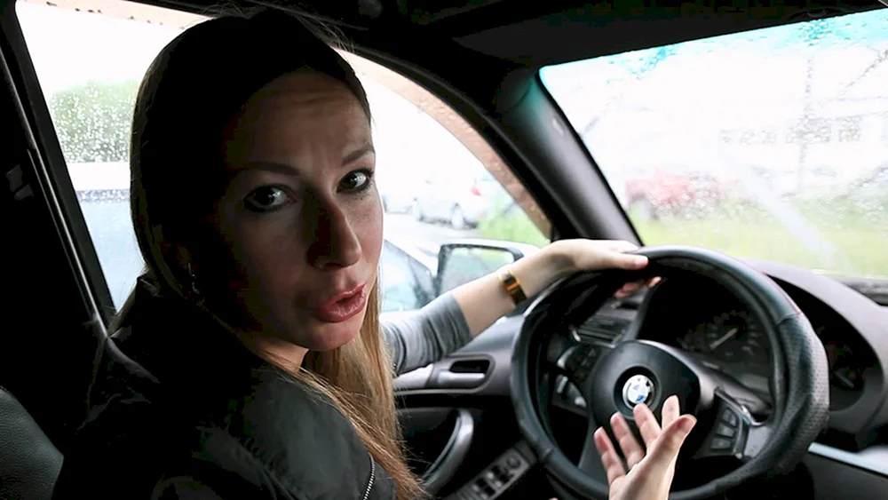 Elena Lisovskaya autoblogger