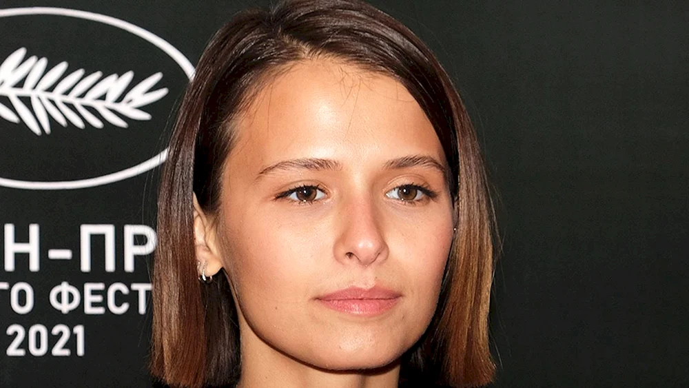Liebe Aksyonova Schauspielerin