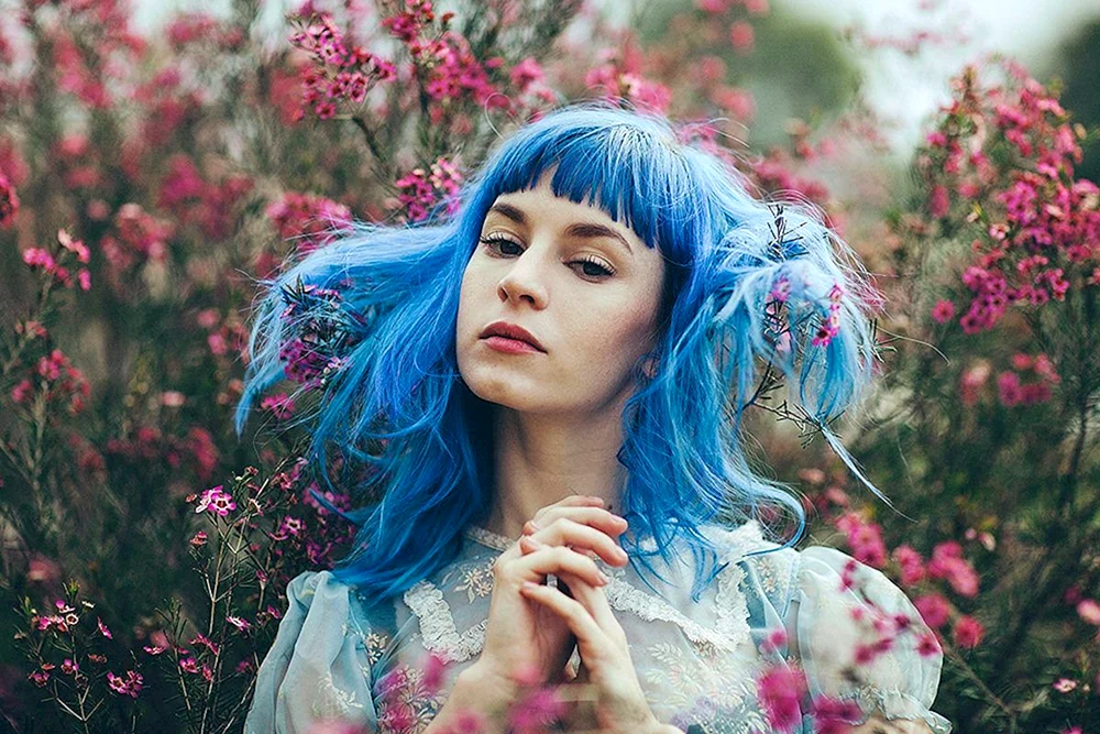 Lisa Brodsky blaues Haar