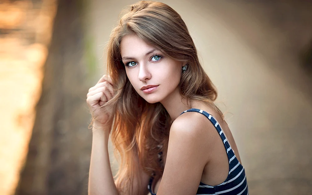 Lange rostrote Haare