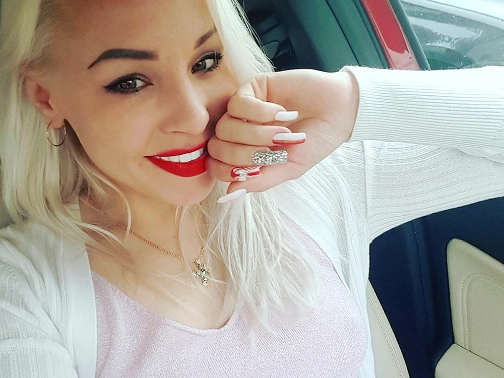 Lola Taylor Liebe Bushueva