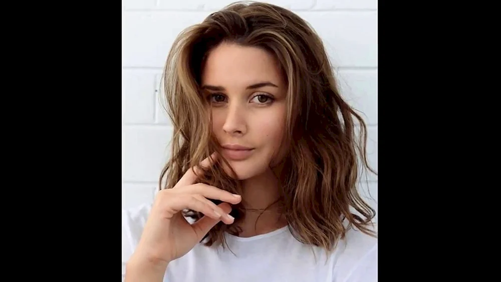 Locken auf kurzem Haar