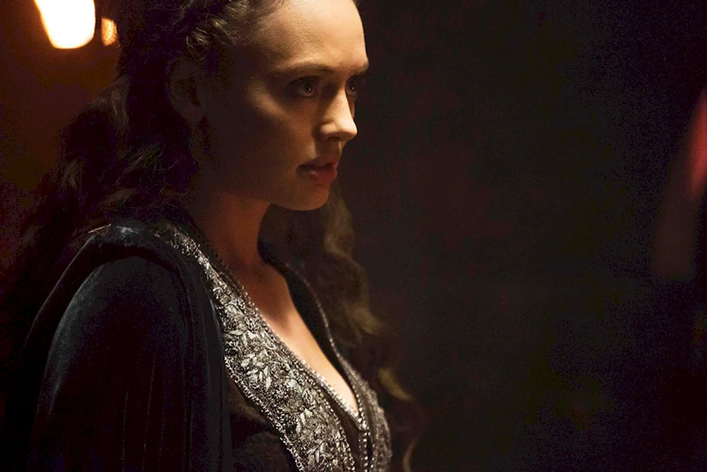 Laura Haddock Transformers 5