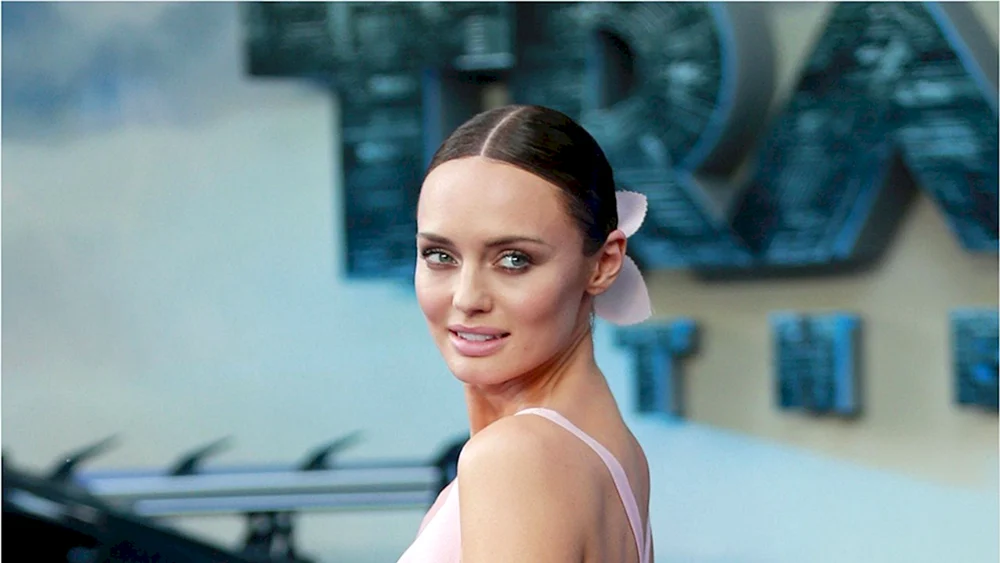 Laura Haddock Transformers 5