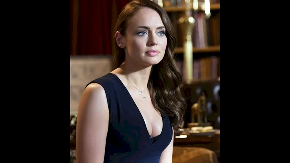 Laura Haddock und Sam Claflin