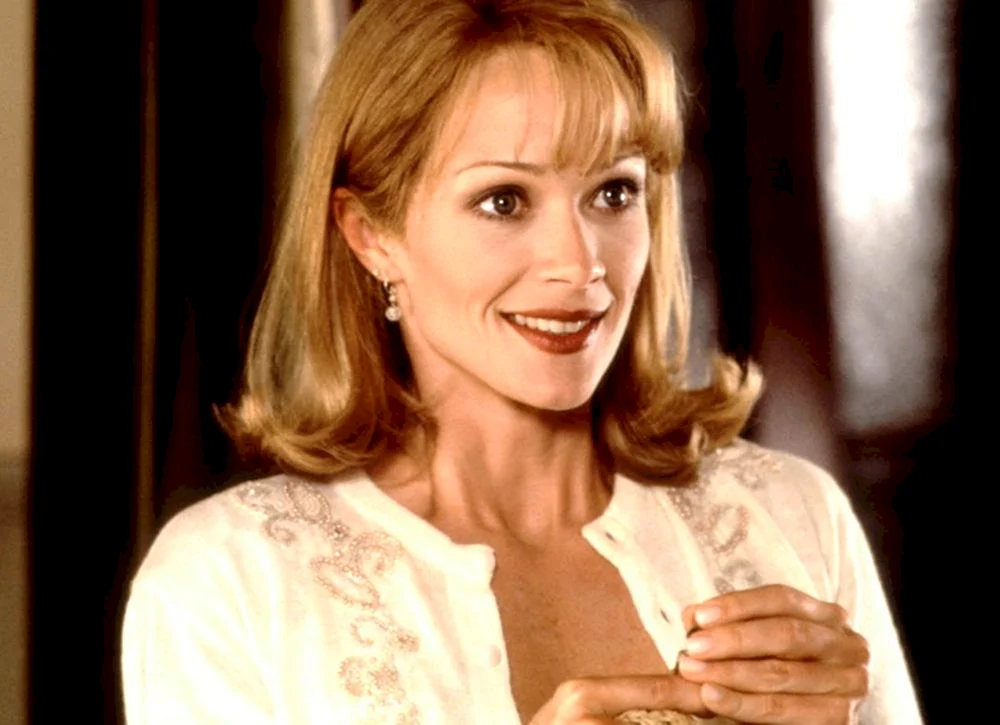 Lauren Holly
