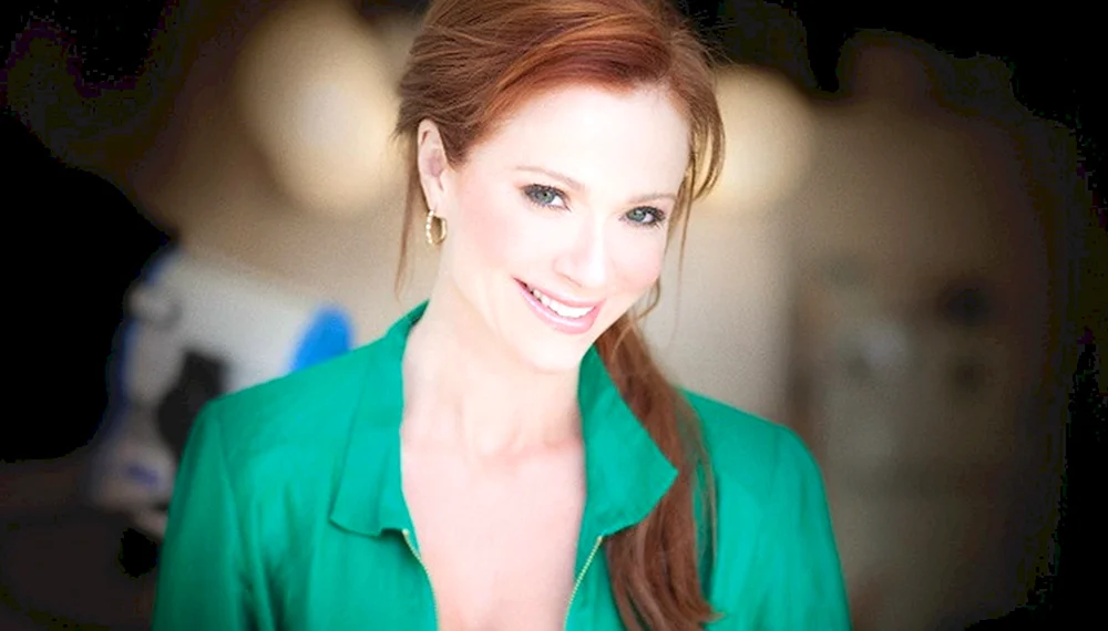 Lauren Holly