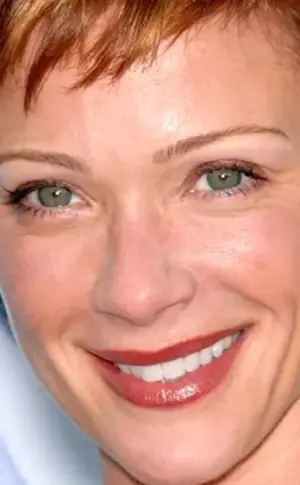 Lauren Holly 2022