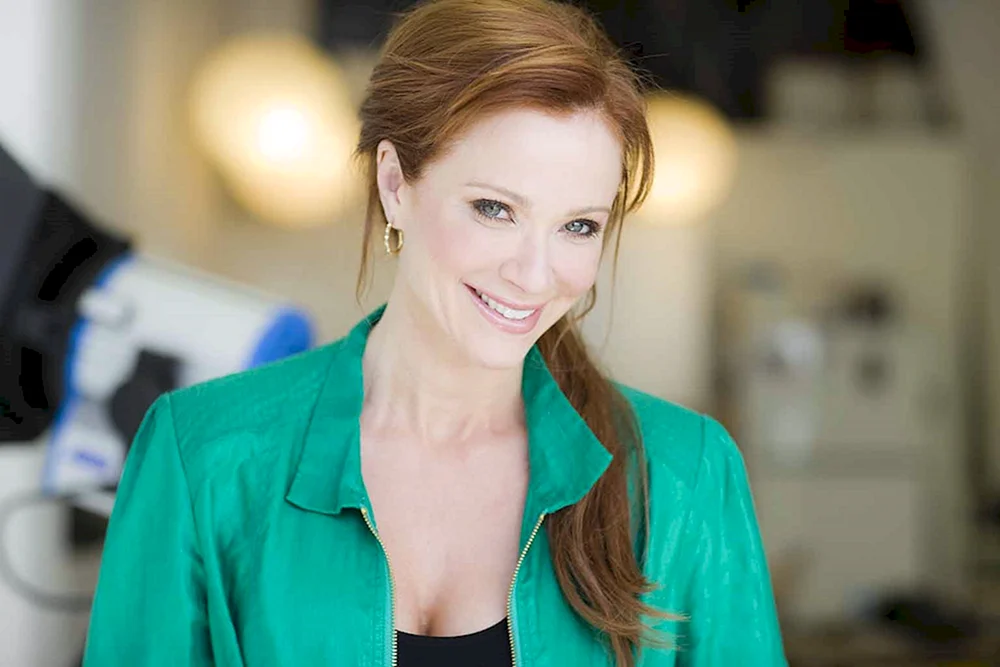 Lauren Holly. 2022