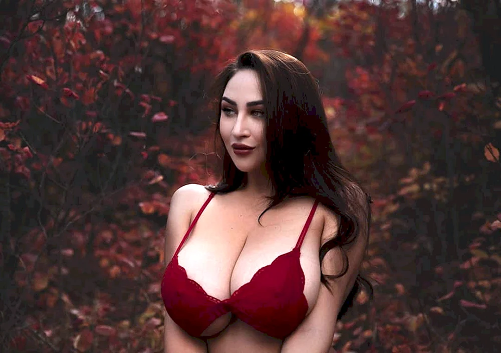 Model Louise Khovanski
