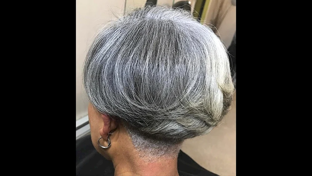 Pixie Undercut aschig