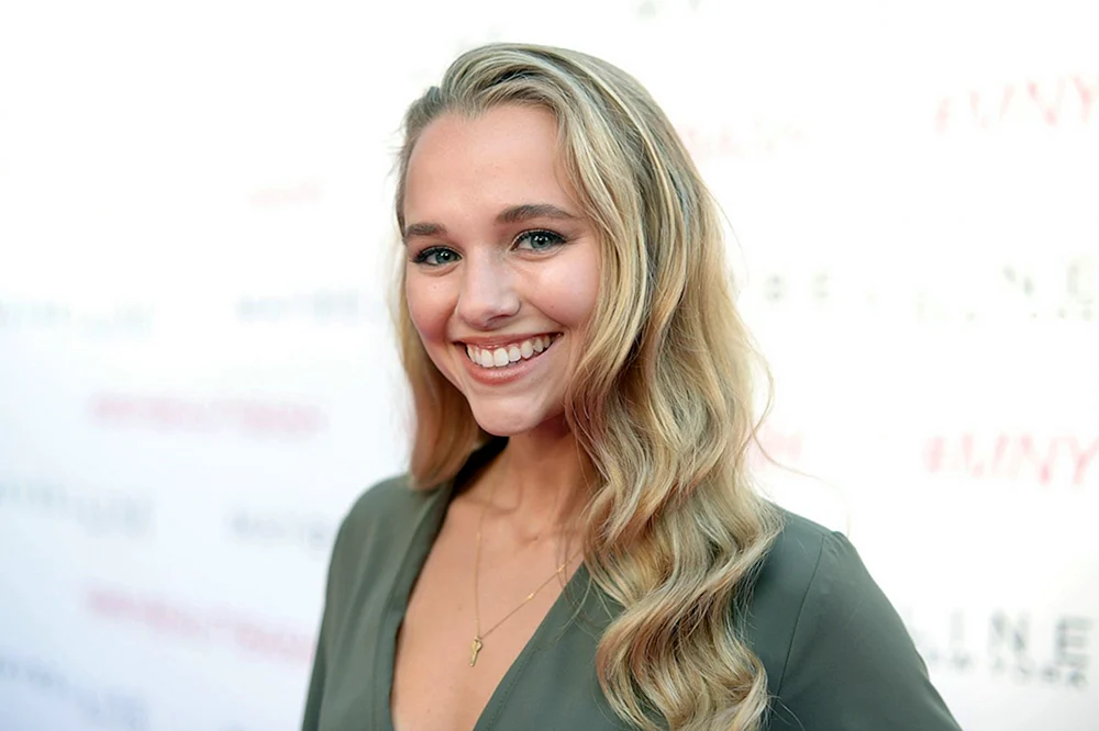 Madison Iseman Annabelle