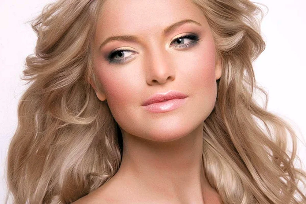 Makeup. für Blondinen
