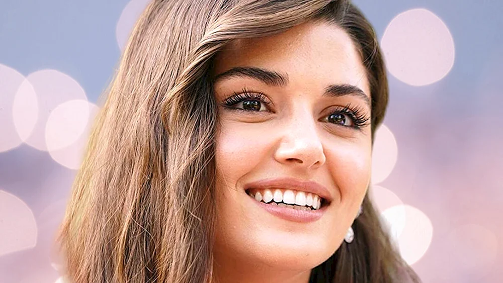 Hande Erchel Eda Yildiz
