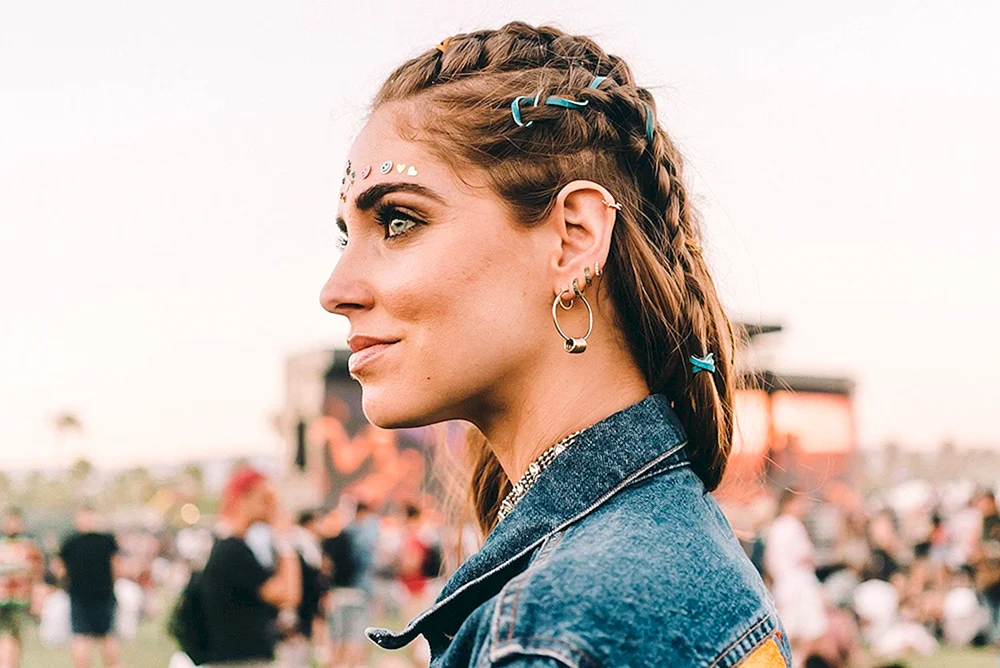 Frisur im Boho-Stil