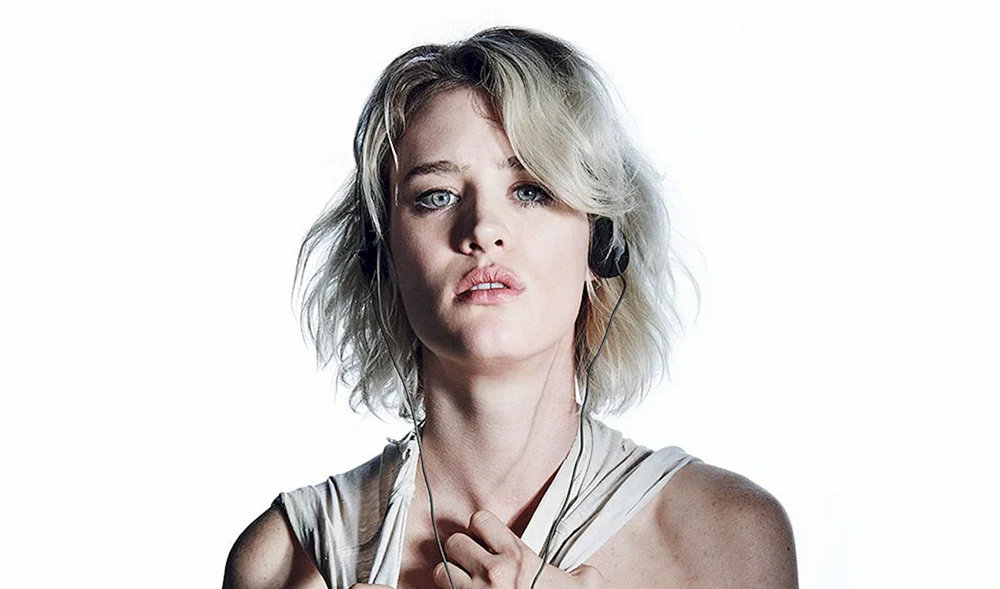 Mackenzie Davis Mackenzie Davis