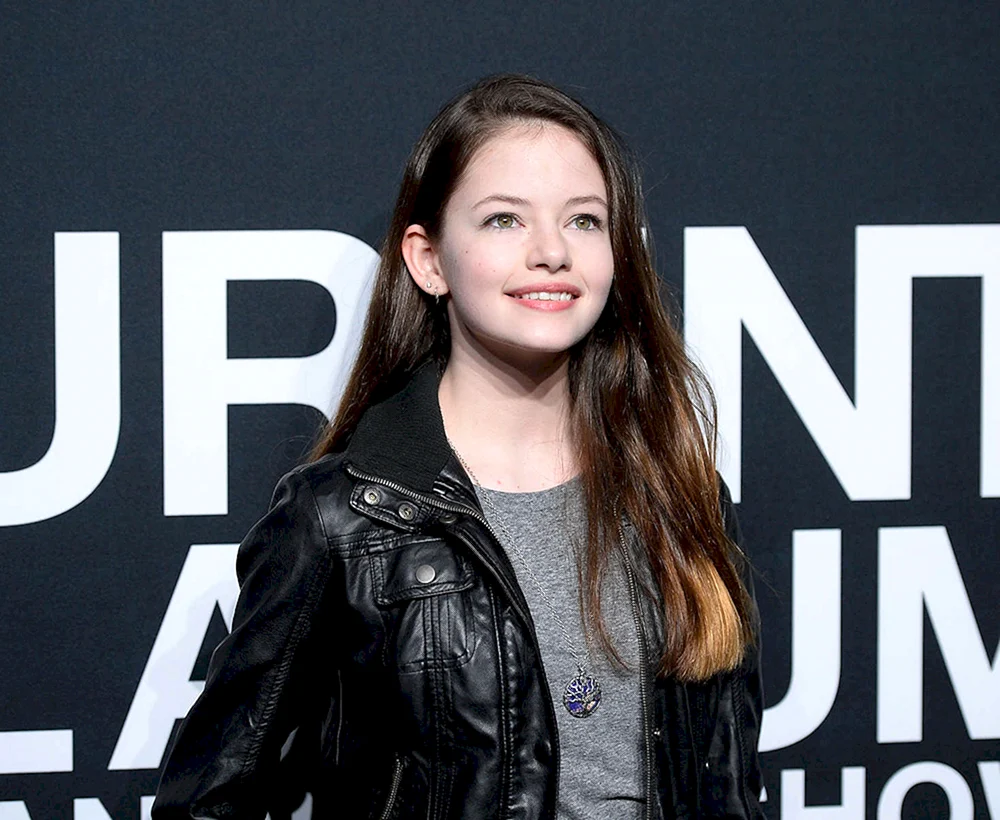 Mackenzie Foy 2016