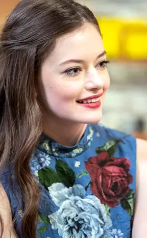 Mackenzie Foy 2020