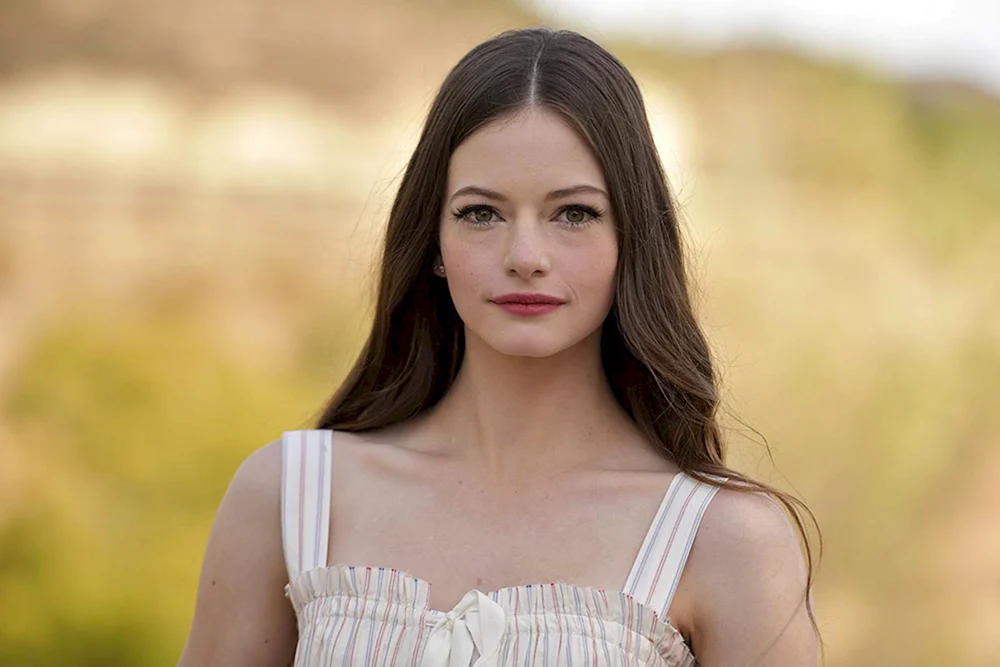 Mackenzie Foy 2020