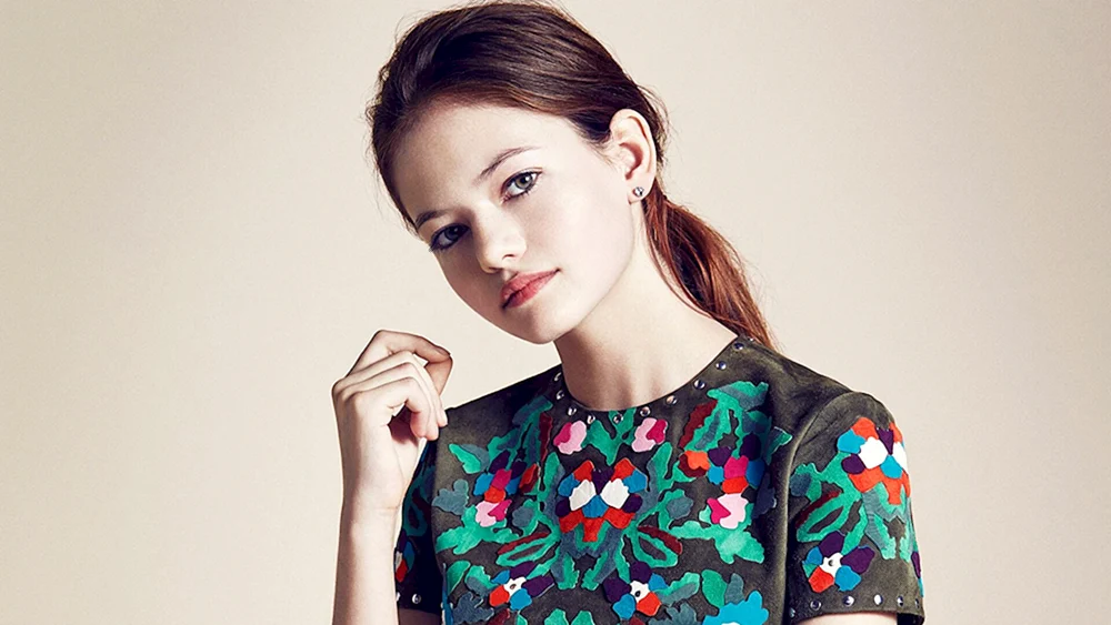Mackenzie Foy 2020