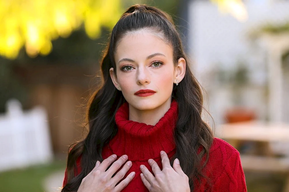 Mackenzie Foy 2021