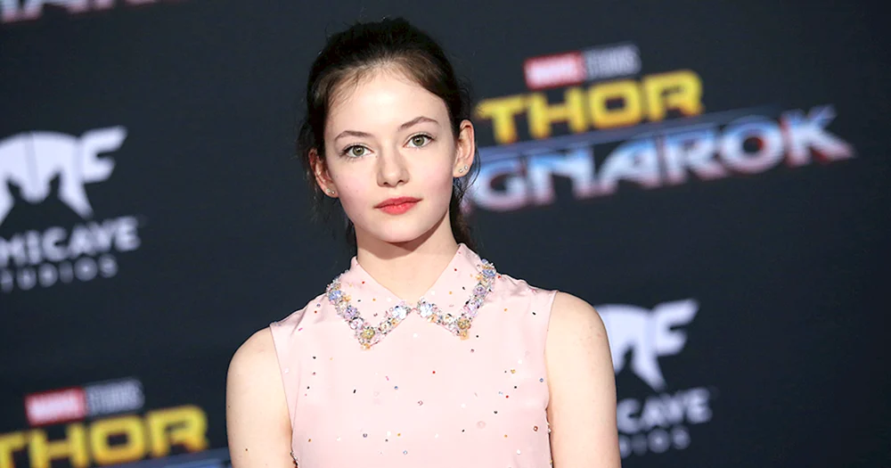 Mackenzie Foy 2022