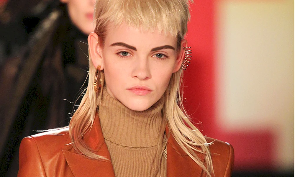 Billy Eilish blond 2021
