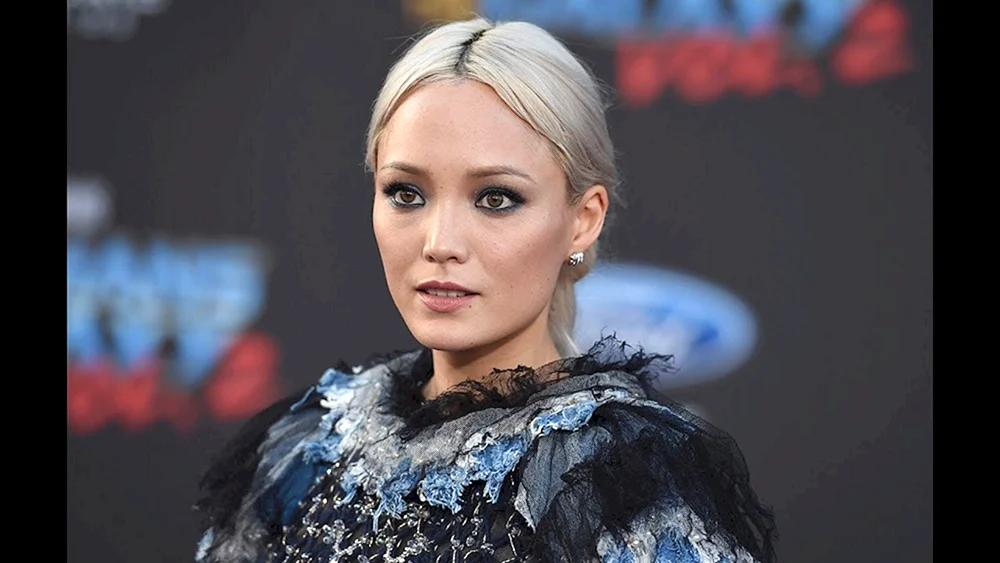Mantis Clementieff