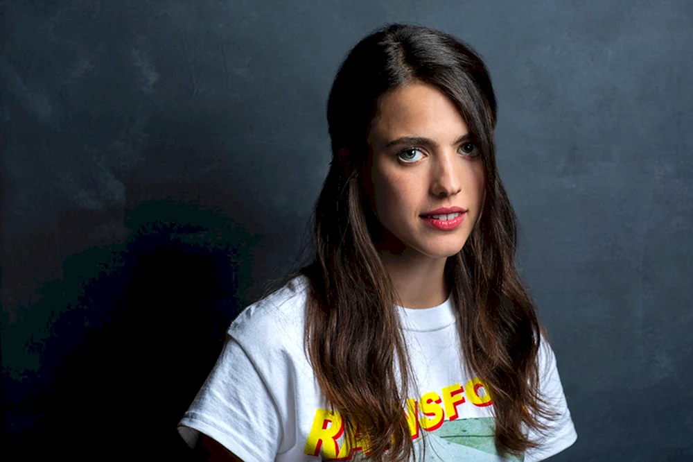 Margaret Qualley blond