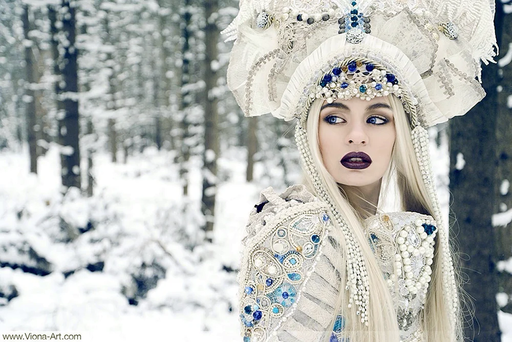 Margarita Kareva kokoshnik