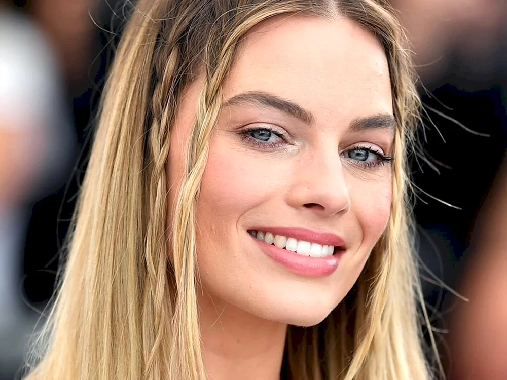 Margot Robbie.