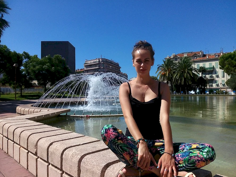 Natalia Nozdrina Resort Roman
