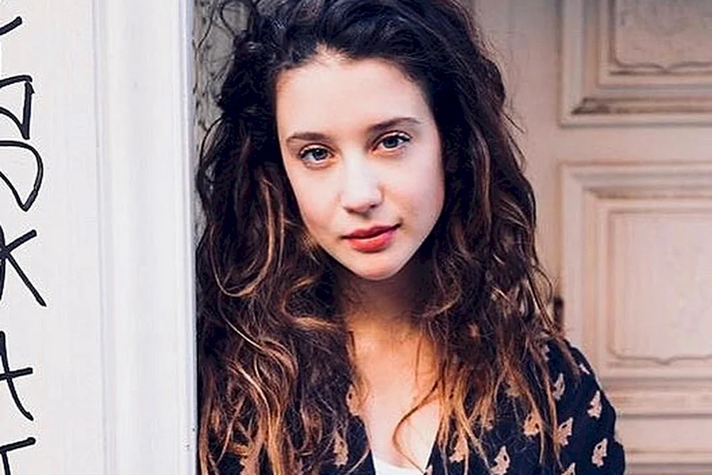 Maria Pedraza Serie. elita