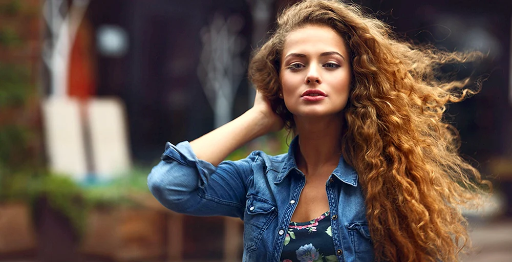 Brunette Mädchen