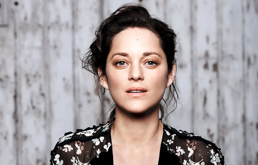 Marion Cotillard 1998