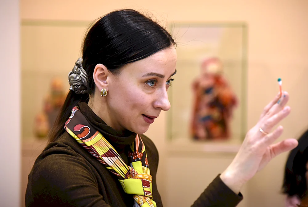 Mary Dmitrieva in Kontakt Puma