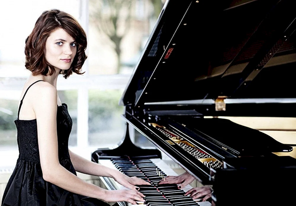 Moetina Pianistin