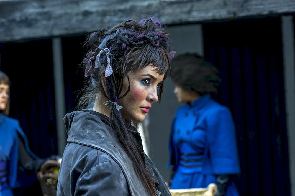 Maddison Jaizani in der Wüste des Todes