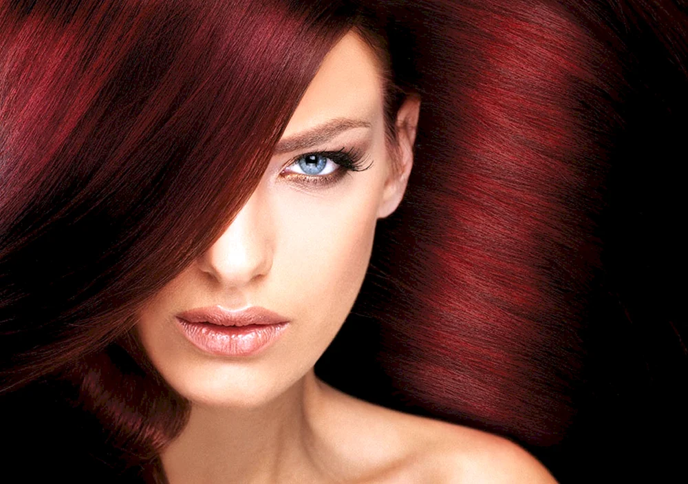 Burgundrote Haarfarbe