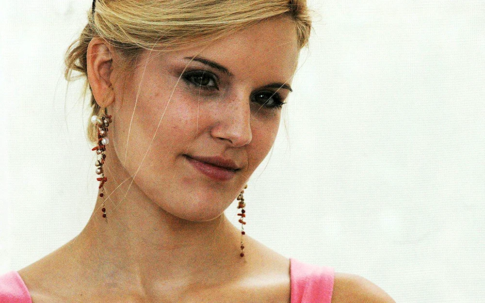 Maggie Grace Maggie Grace