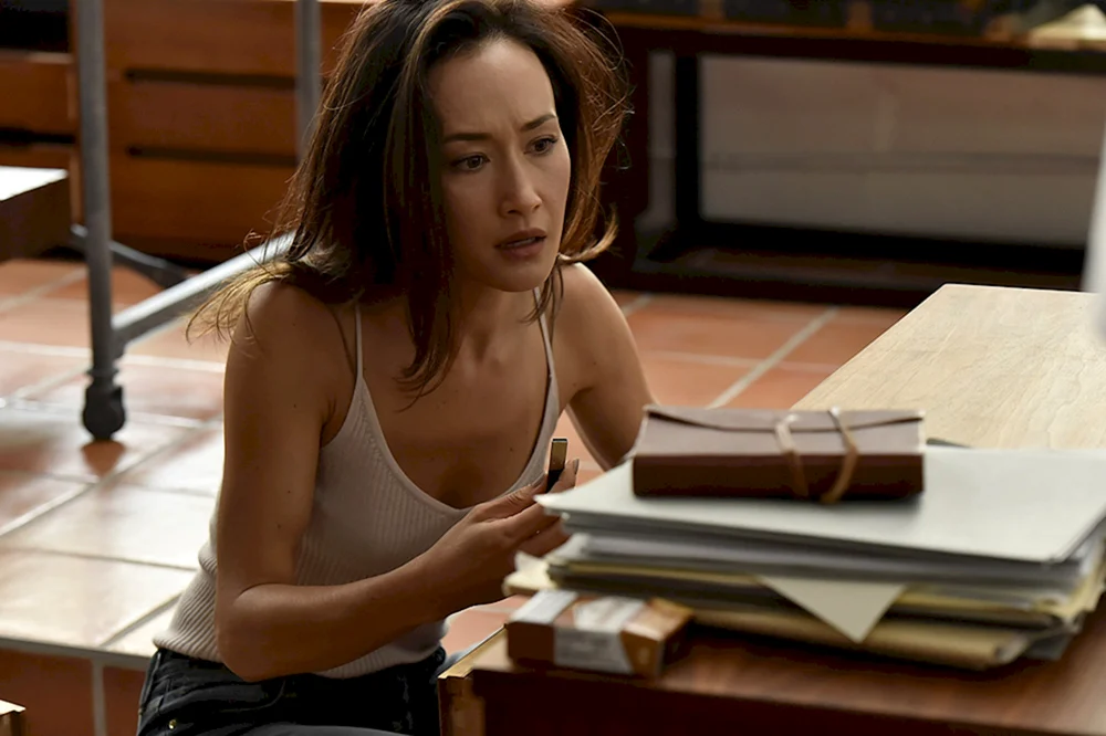 Maggie Q> Q Divergent