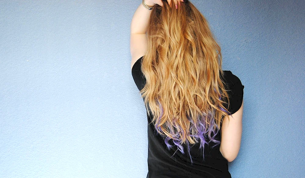 Gelbes Haar Haare nach dem Blondieren
