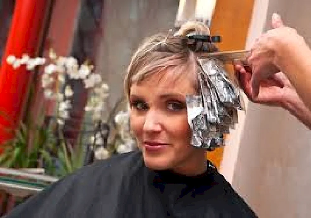 Folienfärbung für kurzes Haar