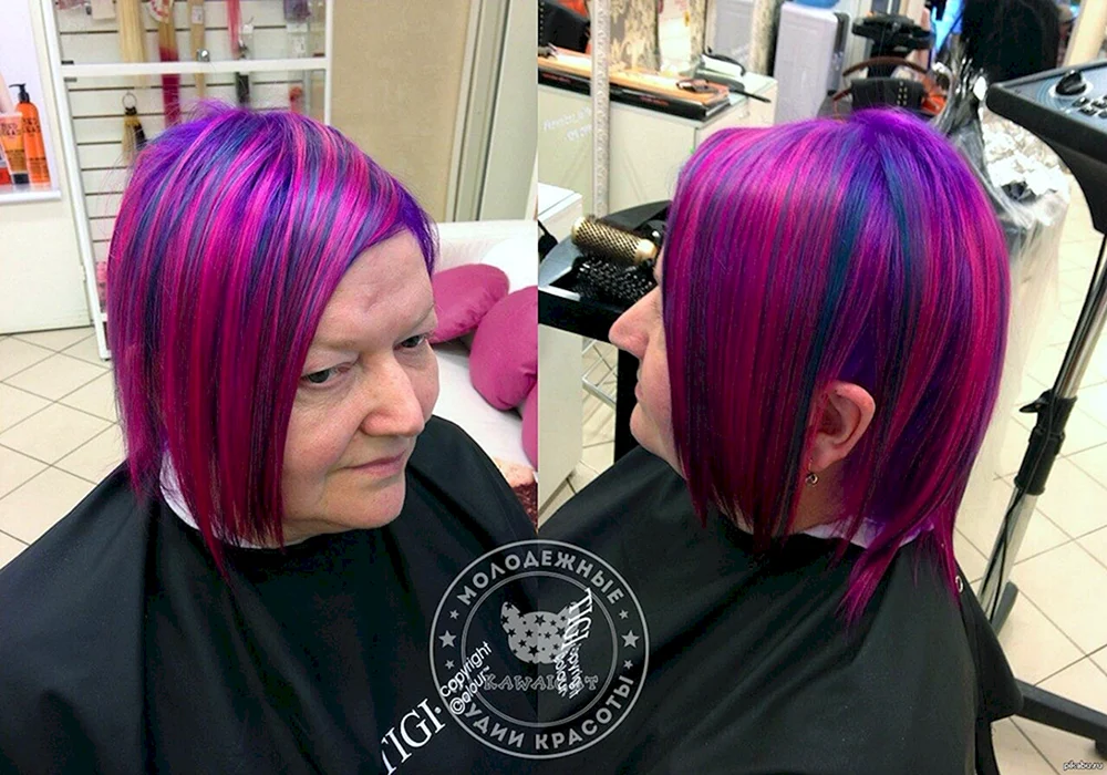 Lila Tonic auf blondem Haar