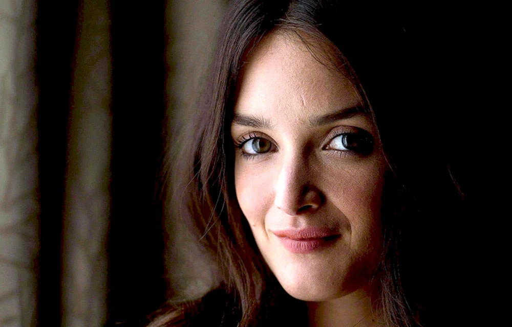 Charlotte Le Bon Lächeln