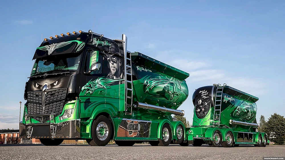 Mercedes Actros 2551