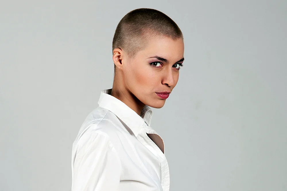 Mia Boyka Glatze