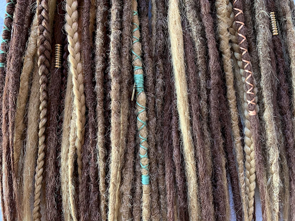 Mischung aus Dreads und de-- Zöpfe
